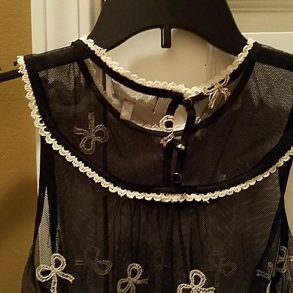 Monteau Sheer Tank - Picture 2 of 4